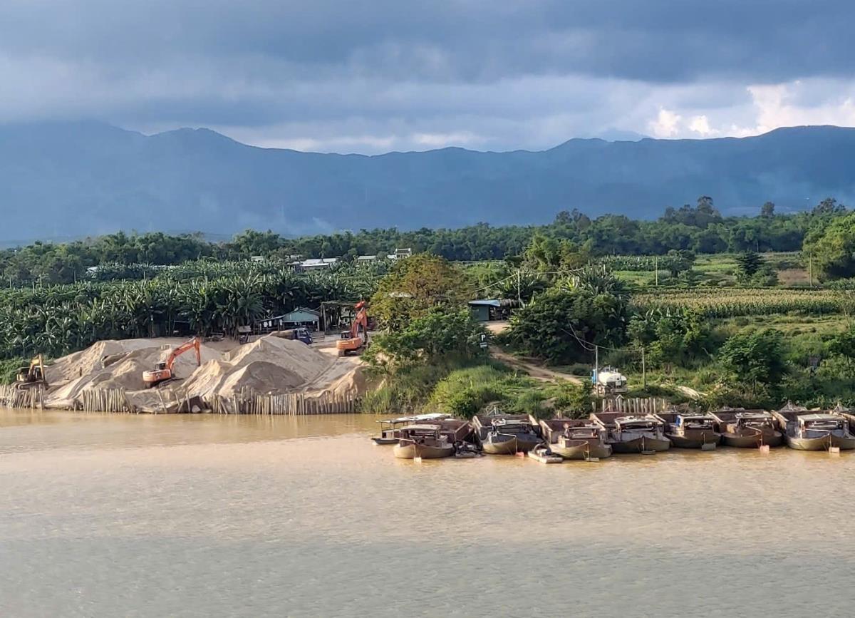 Giá cát xây dựng đến chân công trình hiện hơn 700 ngàn đồng/m3.