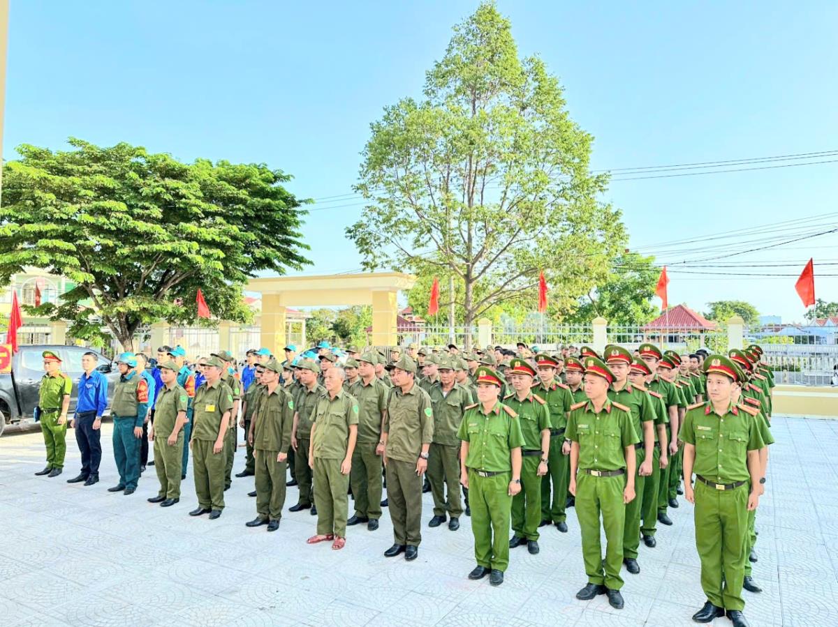 Công an xã A Vương ra quân tấn công, trấn áp tội phạm