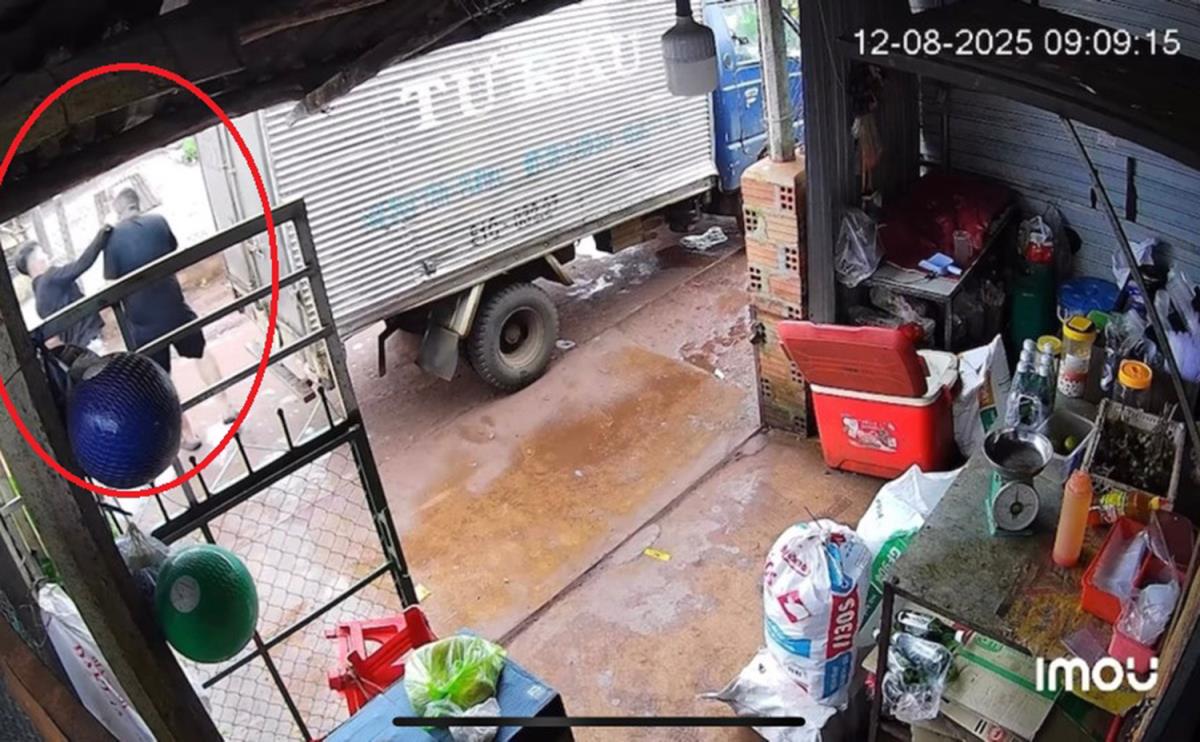 Hình ảnh anh L. bị hành hung.