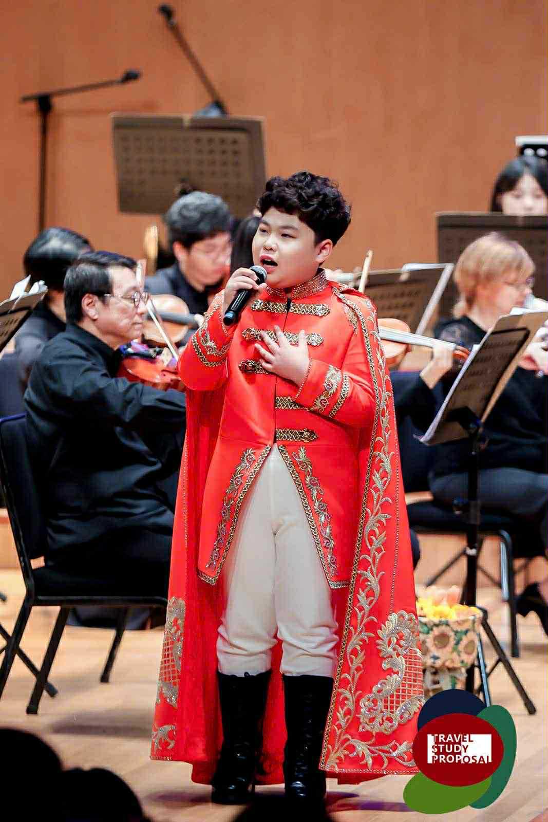 Dương Đức Hải là thí sinh Việt Nam duy nhất đoạt giải Vàng ở bộ môn Thanh nhạc tại cuộc thi.