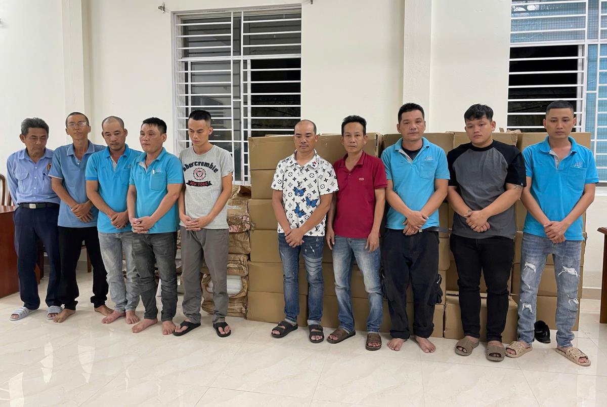 Các đối tượng và tang vật liên quan vụ án.