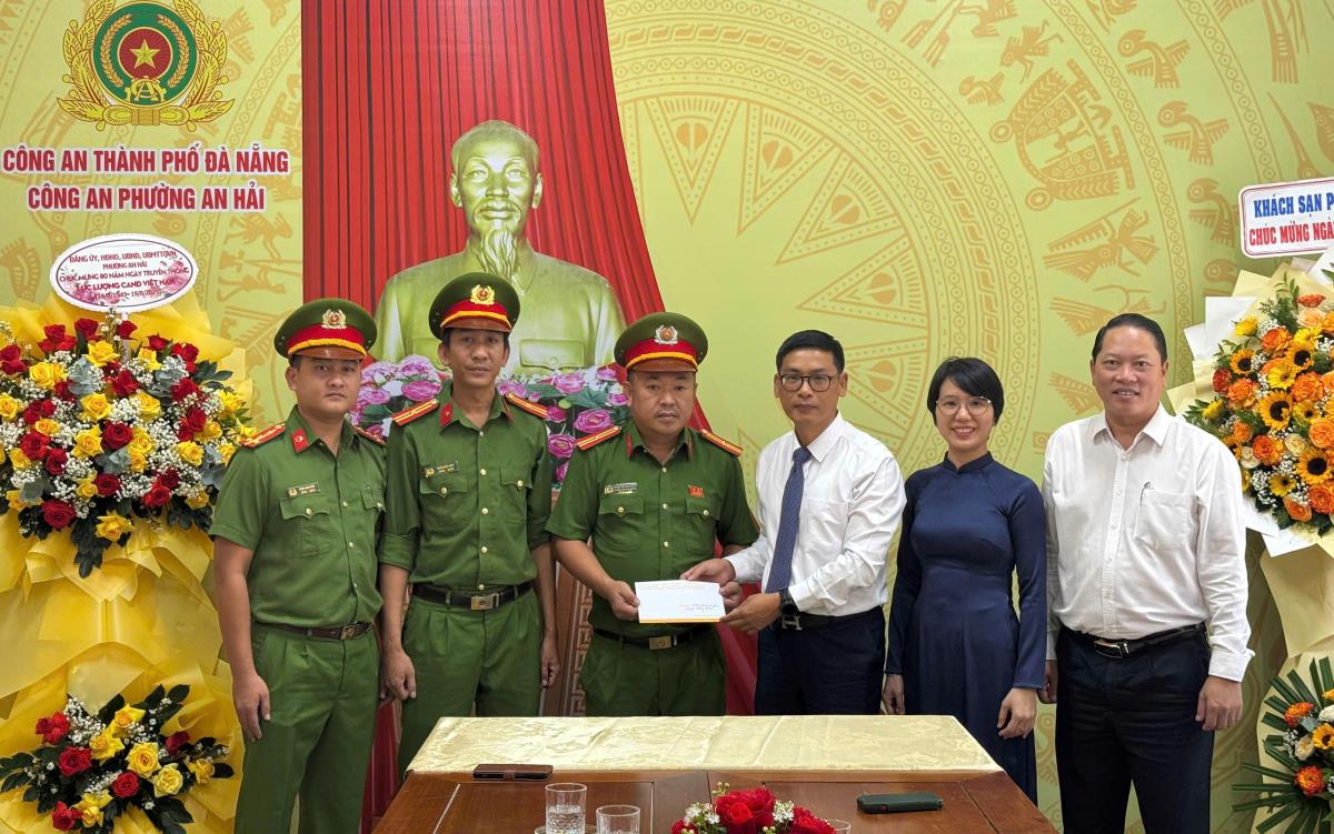 Đối tượng Nguyễn Thanh Vân bị Công an phường An Hải bắt giữ cùng tang vật vụ cướp giật.