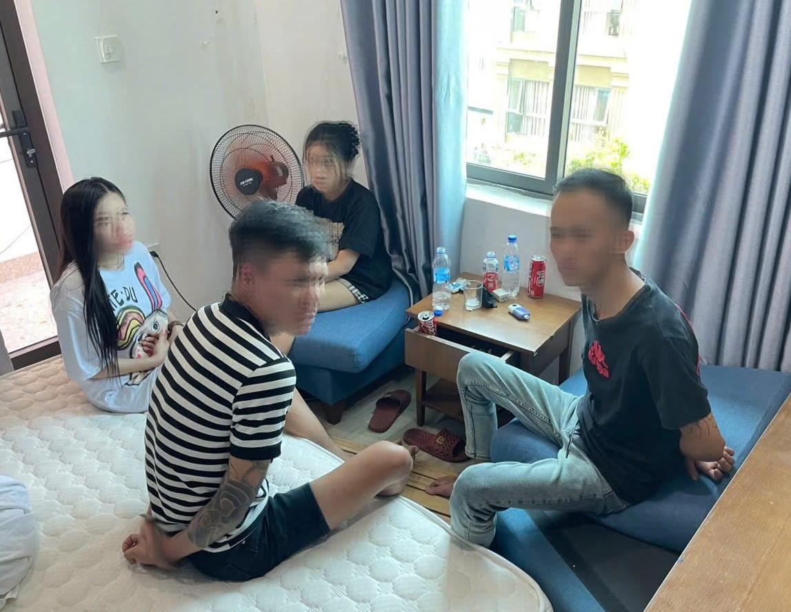 Bắt quả tang Phan Quốc Huy cùng gói ma túy đá trên đường Đống Đa