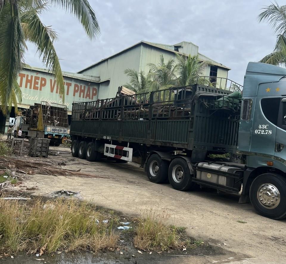 Nhà máy thép Việt Pháp đi vào hoạt động vài tháng thì phải đóng cửa.