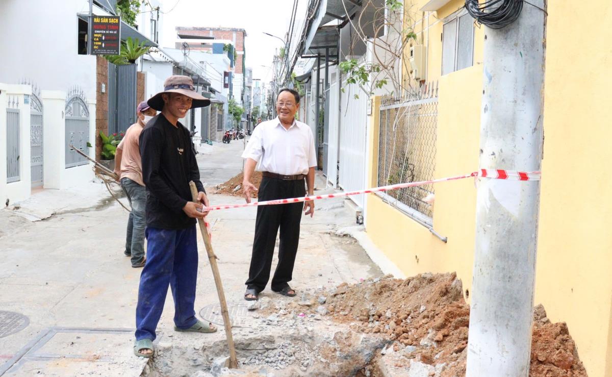 Tuyến kiệt 211- Nguyễn Văn Thoại đang được thi công mở rộng.