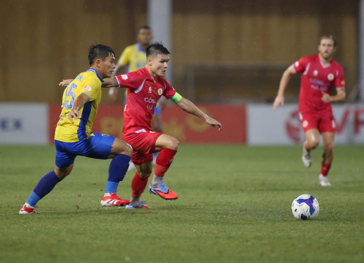 Hà Nội FC (sau) khởi đầu tệ nhất lịch sử CLB.