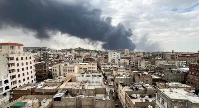 Không quân Israel tập kích một cơ sở quân sự của Phong trào Houthi ở khu vực thủ đô Sanaa.