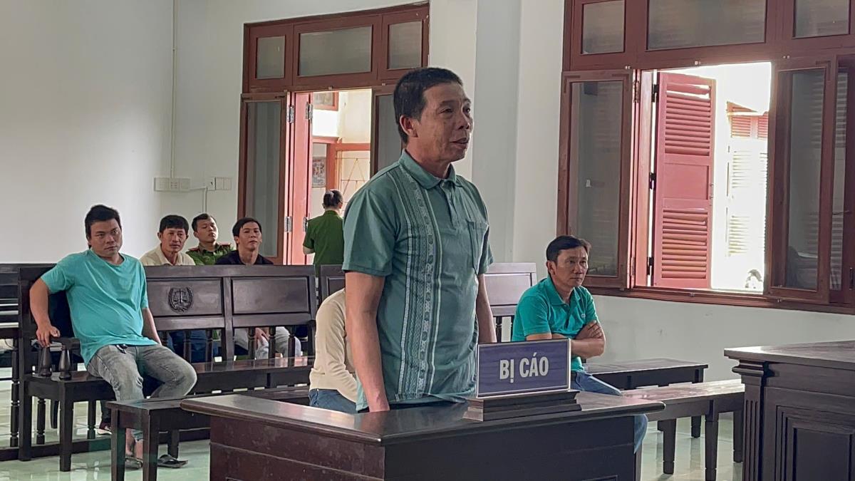 Bị cáo Quãng Hoa bị phạt 14 năm tù về tội: “Giết người”.