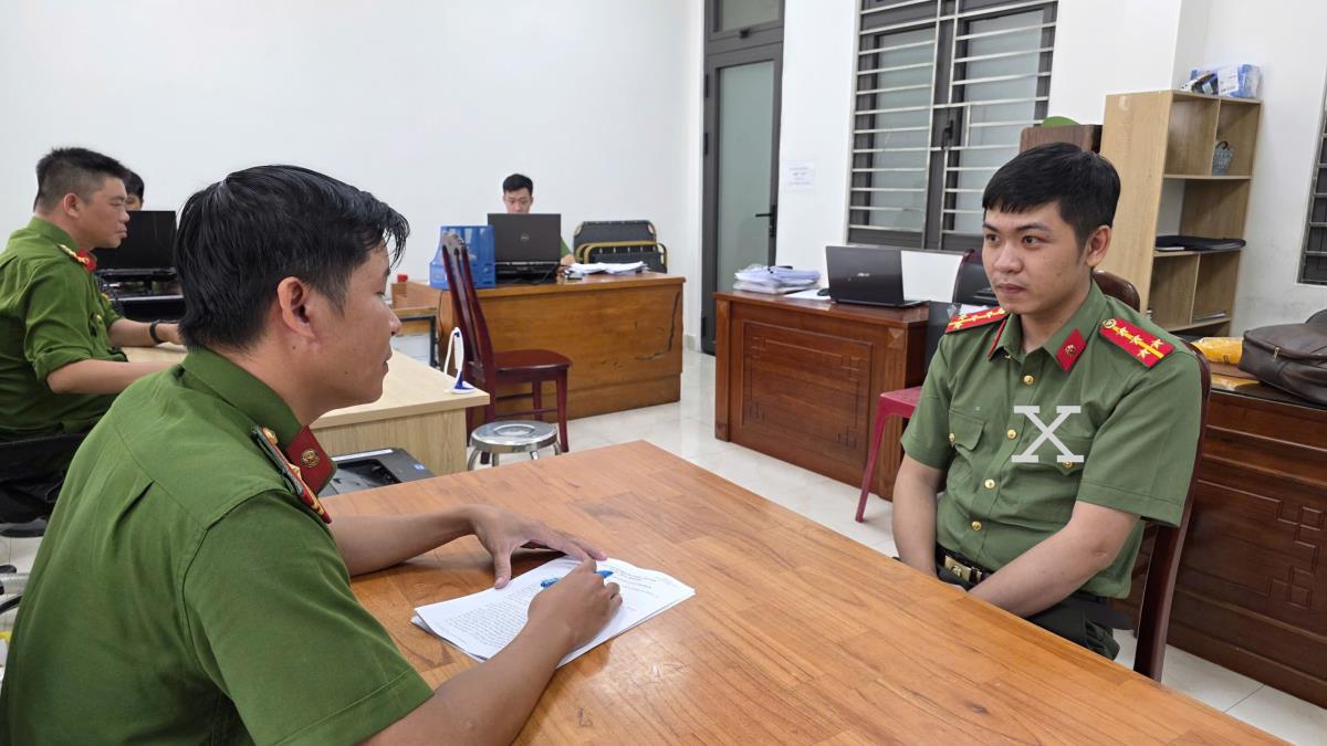 Đối tượng Phúc (X) khai nhận hành vi tại cơ quan Công an.