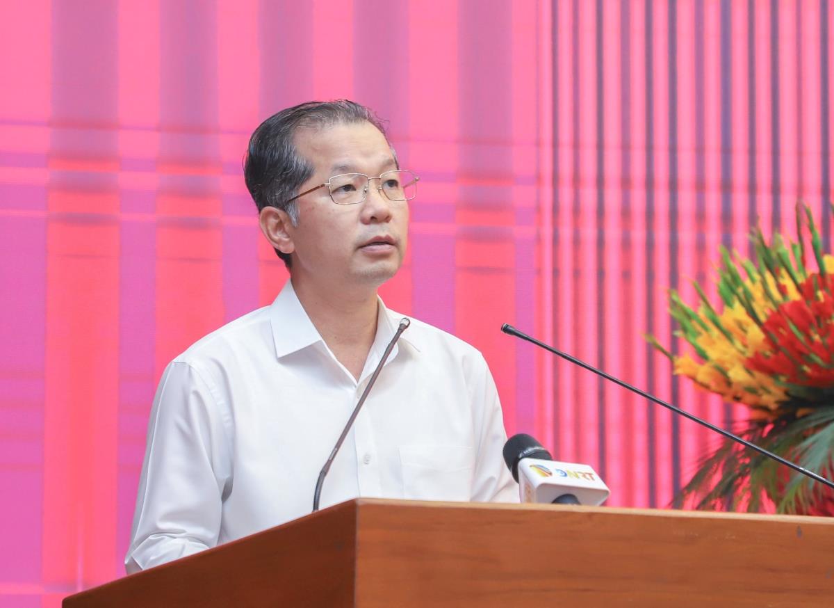 Thường trực Thành ủy chủ trì hội nghị.