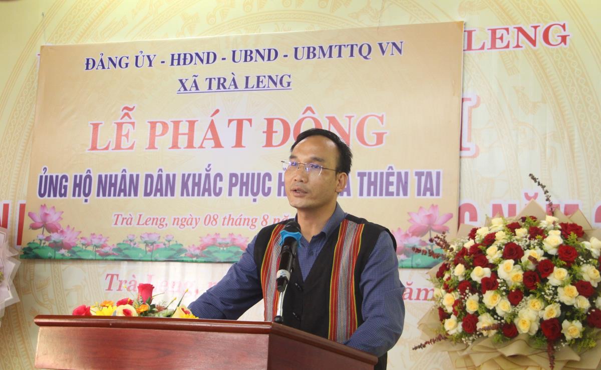 Cán bộ, công chức, viên chức, lực lượng vũ trang, các doanh nghiệp, tổ chức, cá nhân và nhân dân xã Trà Leng đã ủng hộ nhân dân khắc phục hậu quả thiên tai.