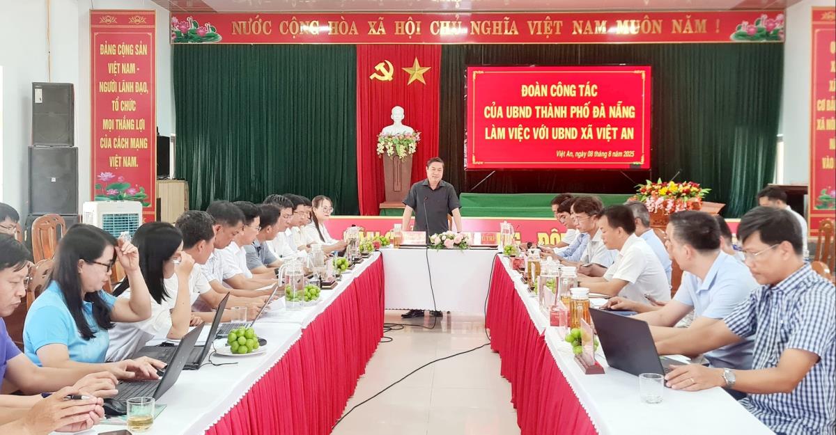 Phó Chủ tịch UBND thành phố Phan Thái Bình chỉ đạo tại buổi làm việc.