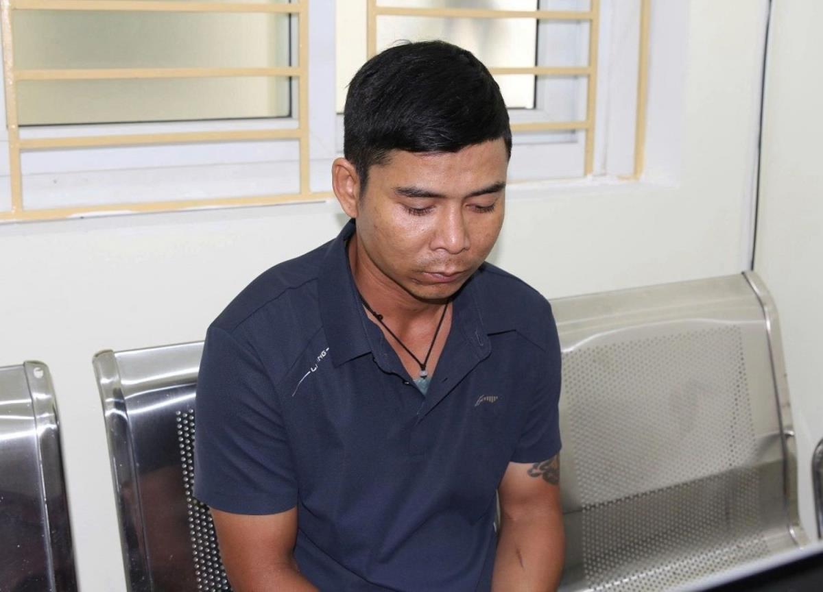 Đối tượng Nguyễn Văn Côi và tang vật vụ trộm.