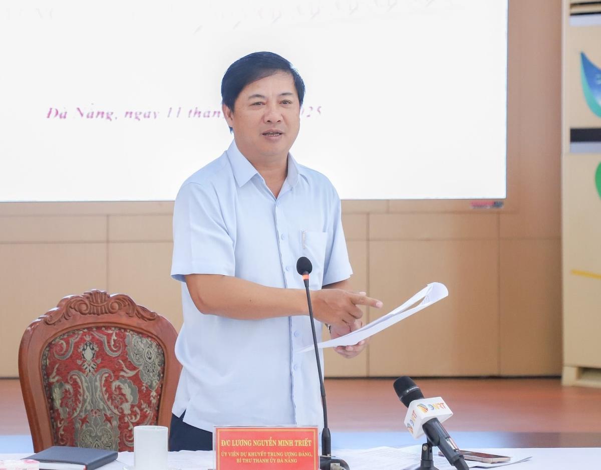 Bí thư Thành ủy Đà Nẵng Lương Nguyễn Minh Triết phát biểu tại buổi làm việc.