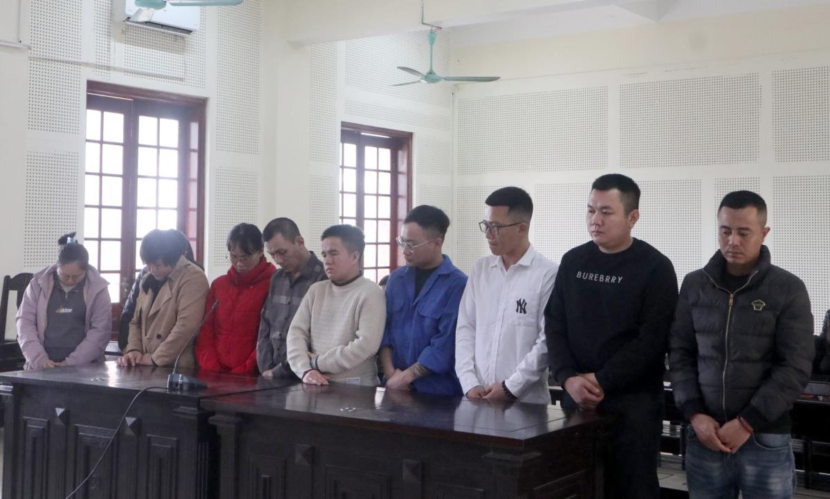 Các bị cáo tại phiên tòa.