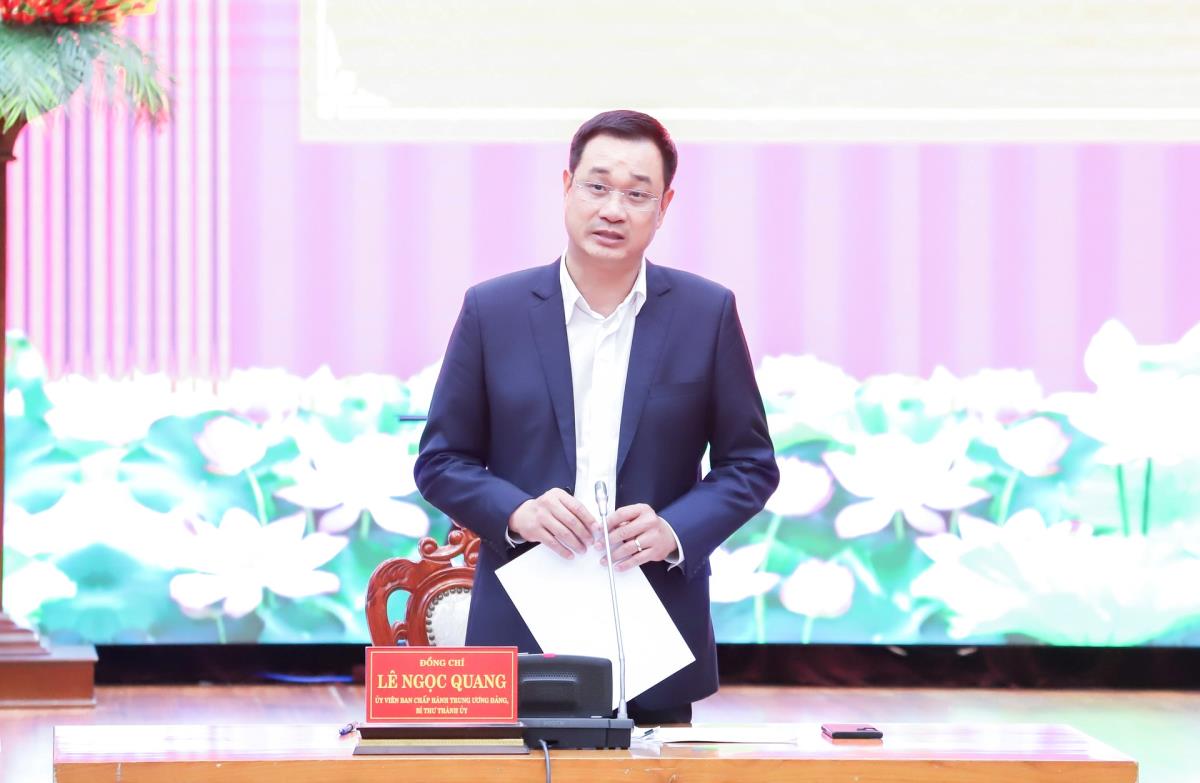 Bí thư Thành ủy Lê Ngọc Quang phát biểu chỉ đạo tại cuộc họp đoàn.