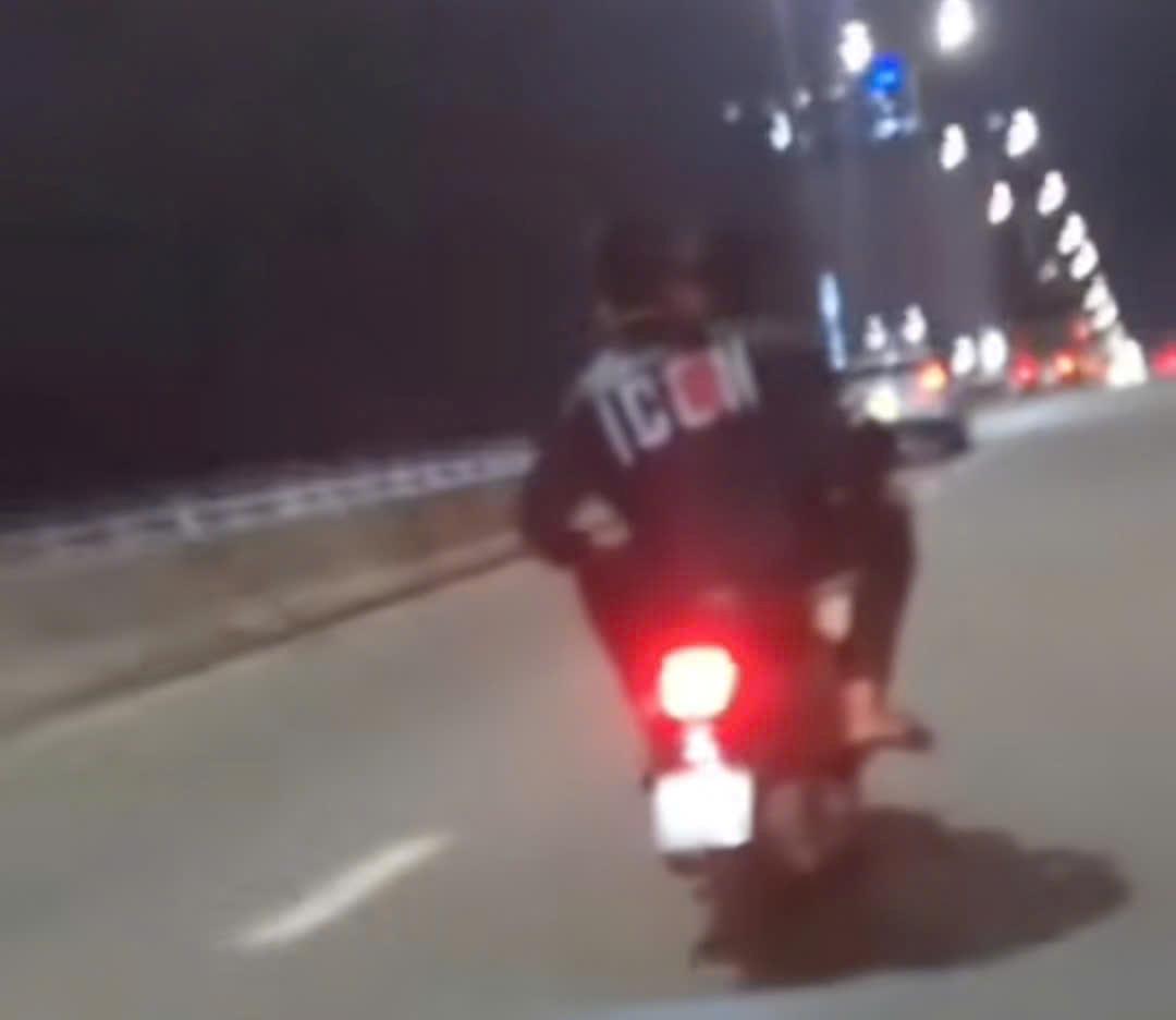 N.Q.Q và N.K.H.T cùng 2 phương tiện vi phạm.