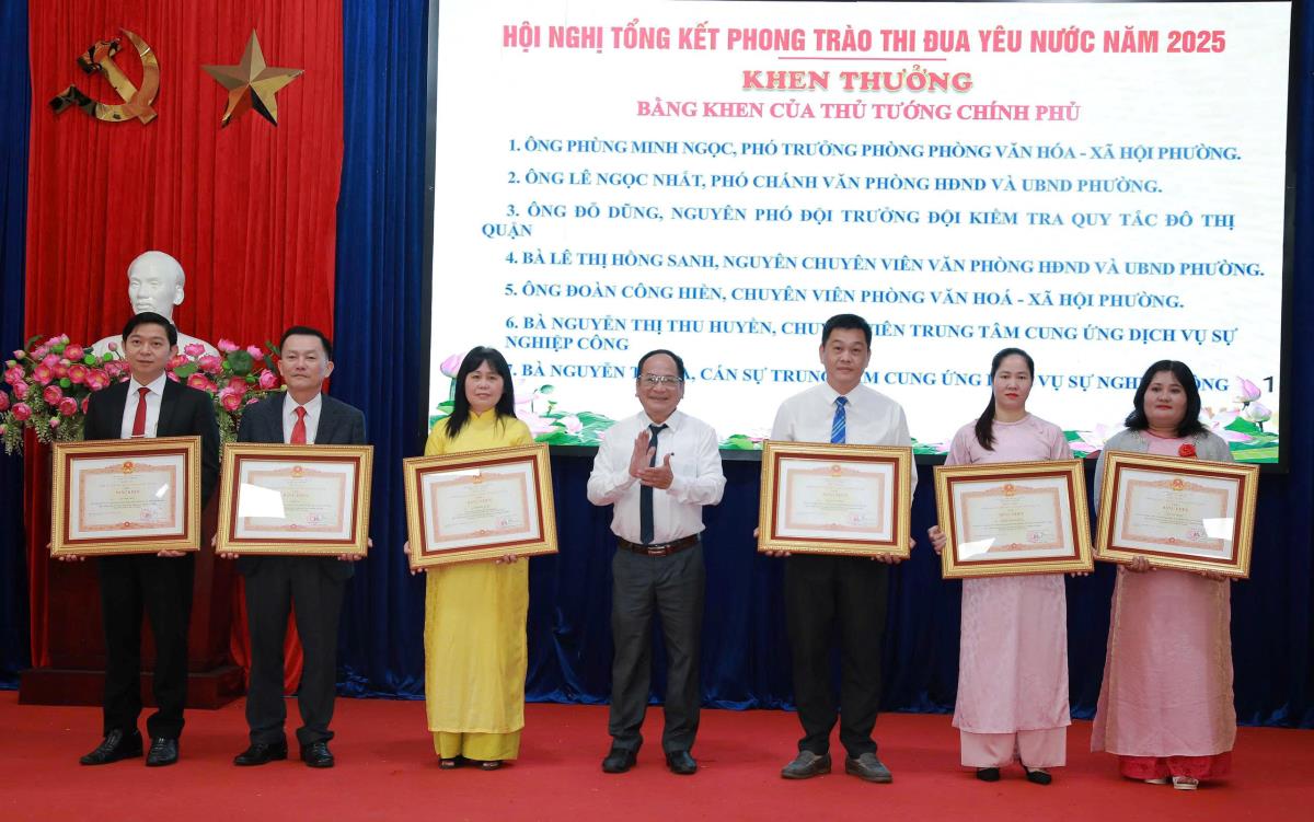 Những cá nhân tiêu biểu vinh dự được nhận Bằng khen của Thủ tướng Chính phủ.