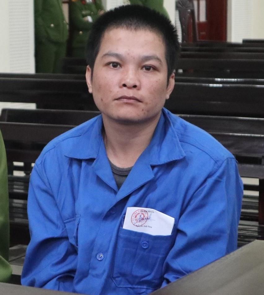 Bị cáo Lô Kim Trọng nghe HĐXX tuyên án.