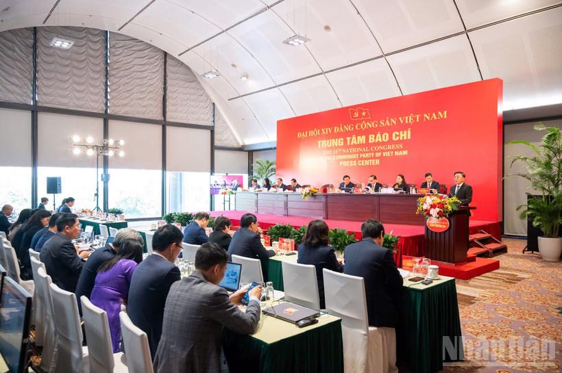 Quang cảnh họp báo quốc tế trước phiên khai mạc Đại hội XIV của Đảng ngày 14/1.