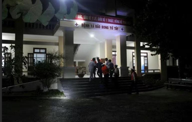 Nạn nhân được cấp cứu ngay trong đêm. Ảnh: Hải Quân