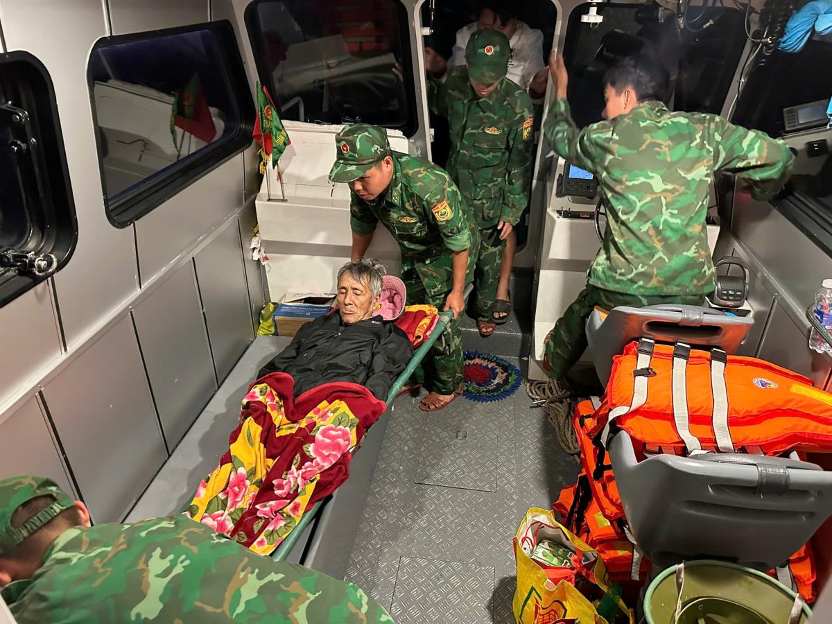 BĐBP kịp thời đưa bệnh nhân đi cấp cứu