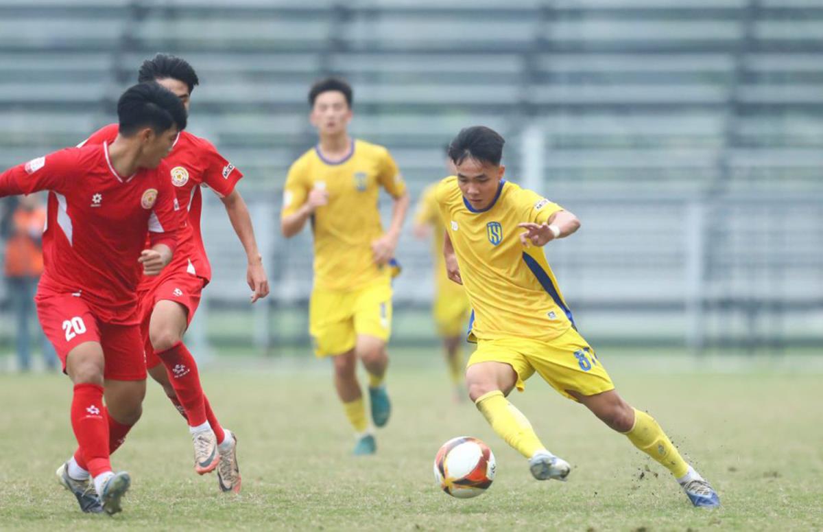 U.19 SLNA (phải) lên ngôi vô địch giải U.19 Quốc gia 2025/26.
