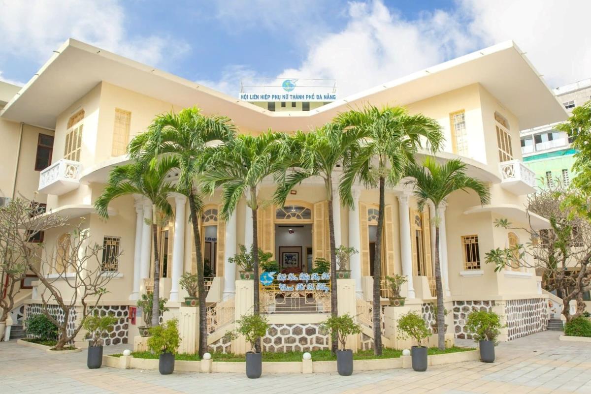 Trong khuôn viên cơ sở nhà, đất số 01 Pasteur.