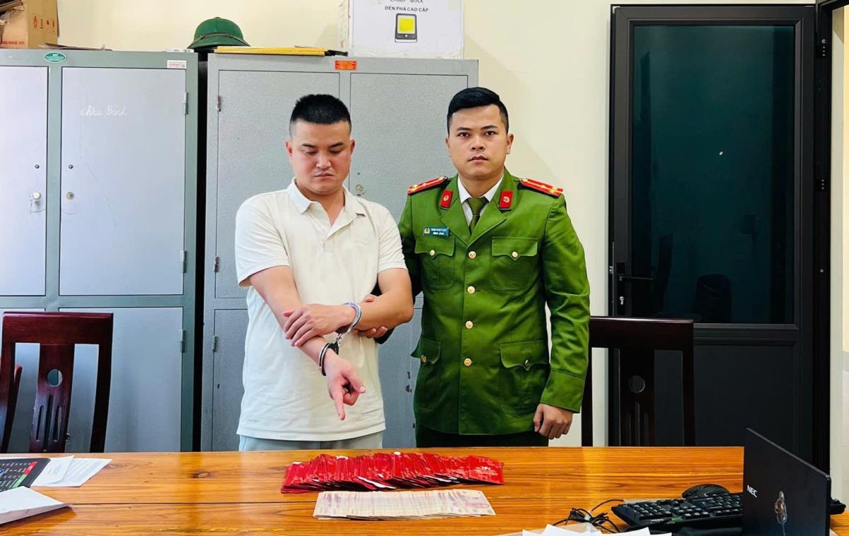 Đối tượng Quân và tang vật vụ trộm.