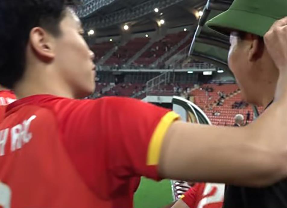 Khoảnh khắc ấn tượng nhận giải thưởng Hình ảnh của năm.