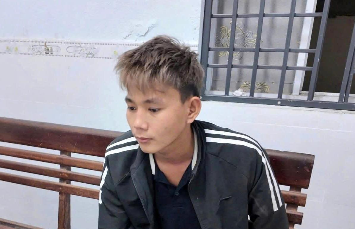 Cơ quan công an lấy lời khai Hồ Văn Tàu.