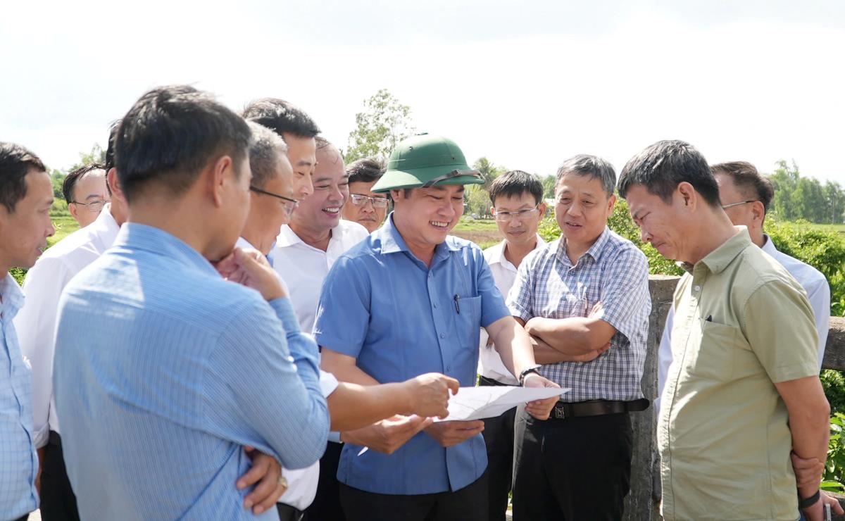 Đoàn công tác của TP Đà Nẵng kiểm tra một số dự án tại xã Thăng Phú.