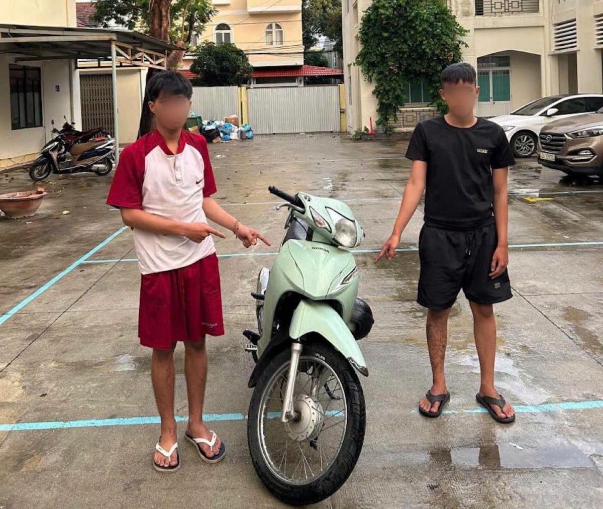 Truy xét nhanh nhóm thiếu niên trộm xe, dùng kéo kim loại khiêu khích người đi đường