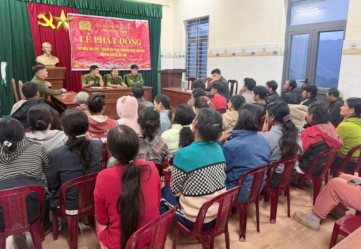 Công an xã Trà Linh (TP Đà Nẵng) tổ chức tuyên truyền tập trung trong đợt cao điểm.
