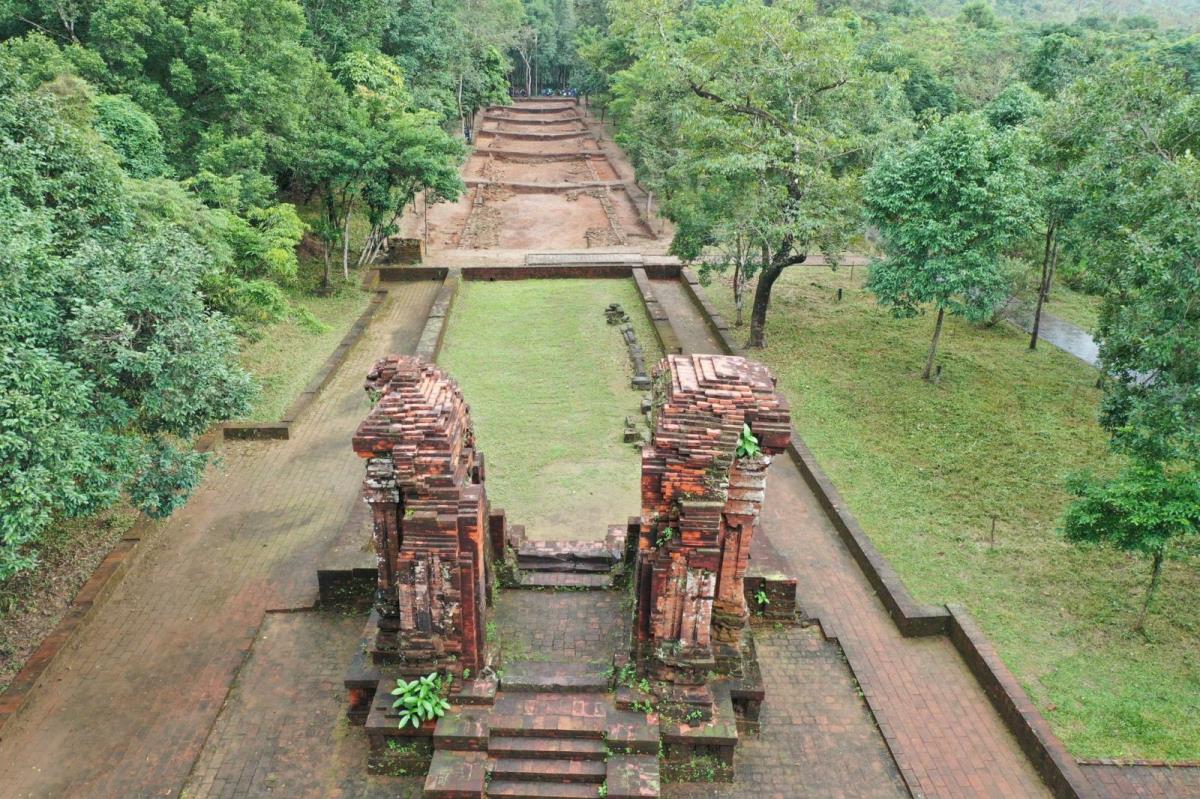 Thăm dò, phát lộ “con đường thiêng” ở Thánh địa Mỹ Sơn.