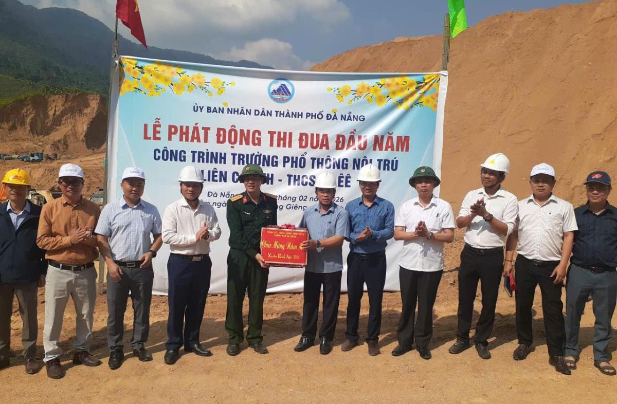 Quyết tâm đẩy nhanh tiến độ thi công Dự án Trường liên cấp tại xã biên giới