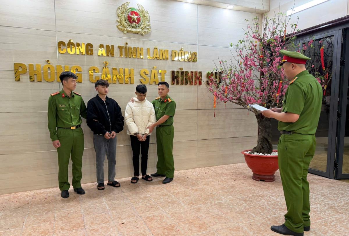 Đối tượng Huỳnh Tấn Mạnh tại thời điểm bị bắt giữ.