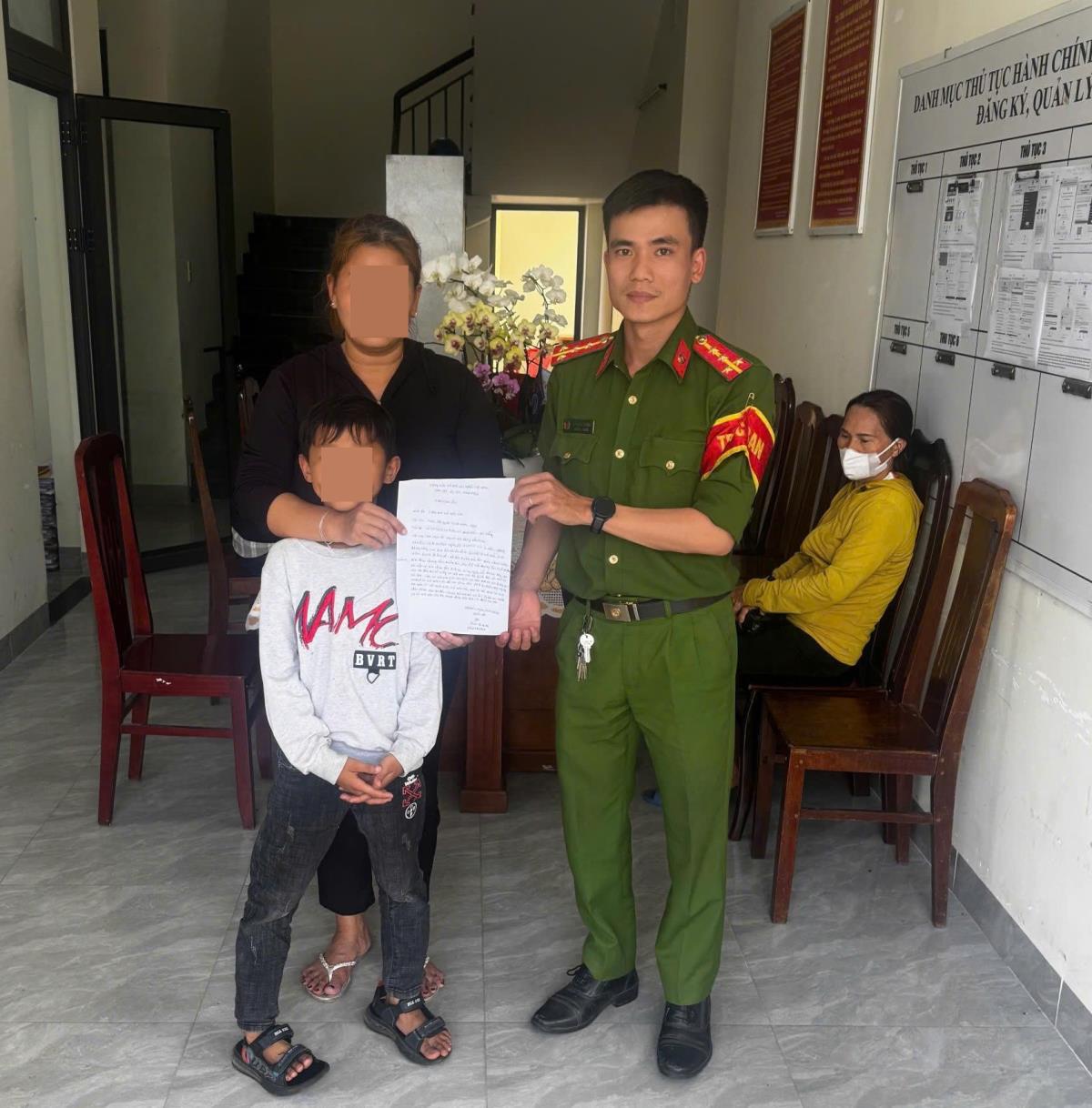 Gia đình cháu H. gửi thư cảm ơn Công an xã Hòa Tiến.