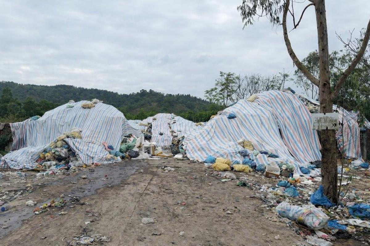 Một tuần chỉ được lấy 1-2 lần nên rác ùn ứ tại nhiều điểm trên địa bàn các xã Nam Phước, Duy Xuyên, Thu Bồn...