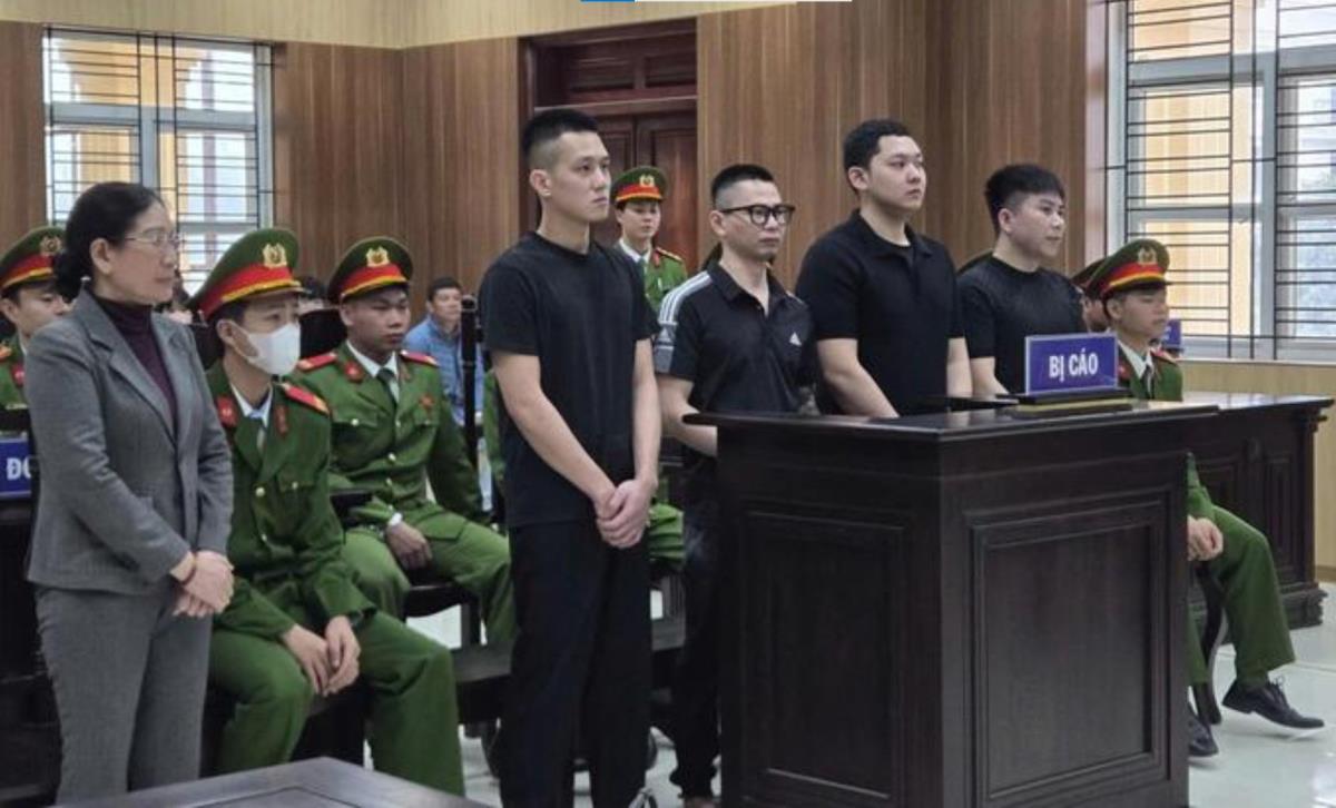 Các bị cáo tại phiên tòa.