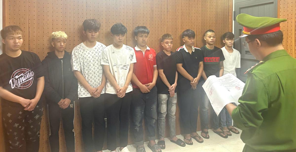 Nhóm thanh thiếu niên liên quan đến vụ án.