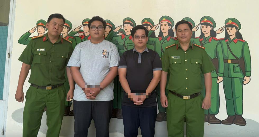 Nguyễn Phước Đức, Lý Gia Thịnh (từ trái sang) - Ảnh: Công an TP.HCM