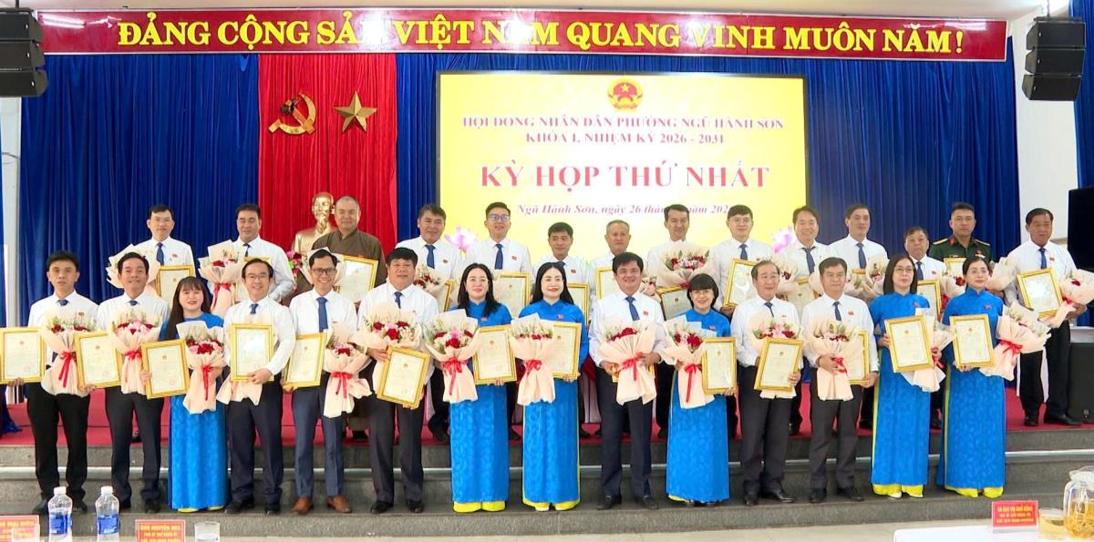 HĐND phường Ngũ Hành Sơn khoá 1, nhiệm kỳ 2026- 2031 ra mắt tại kỳ họp