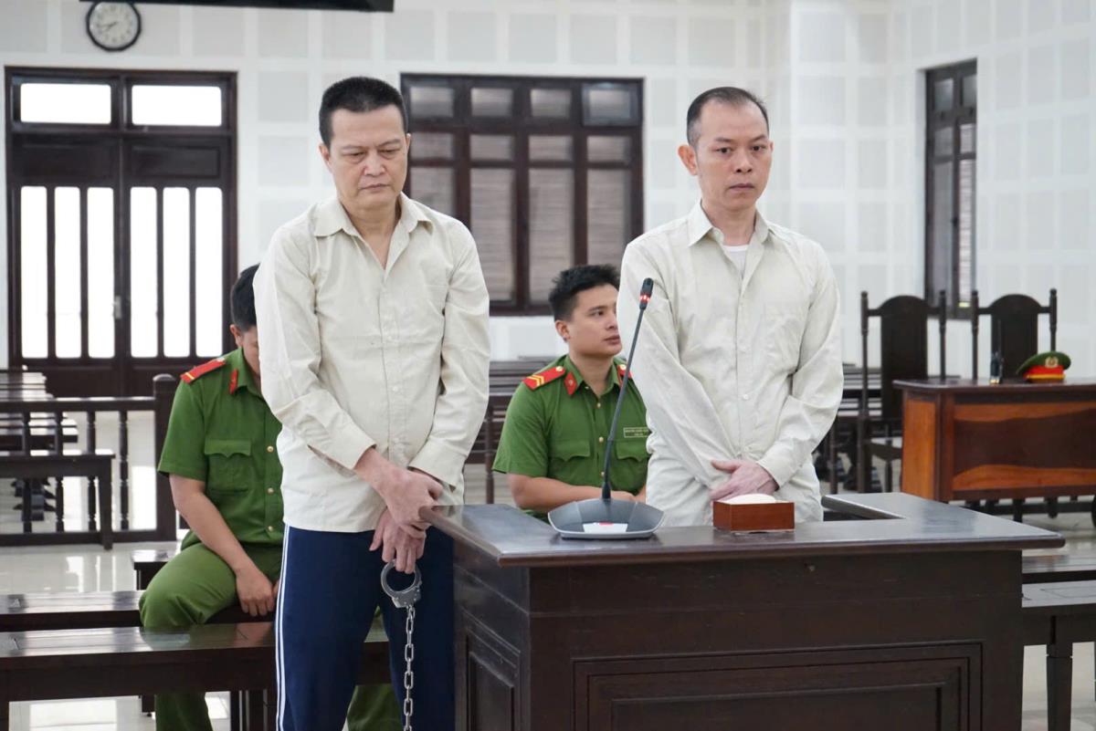 Các bị cáo tại phiên tòa xét xử.