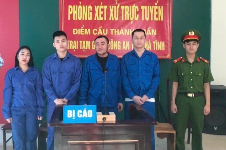 Các bị cáo tại phiên tòa.