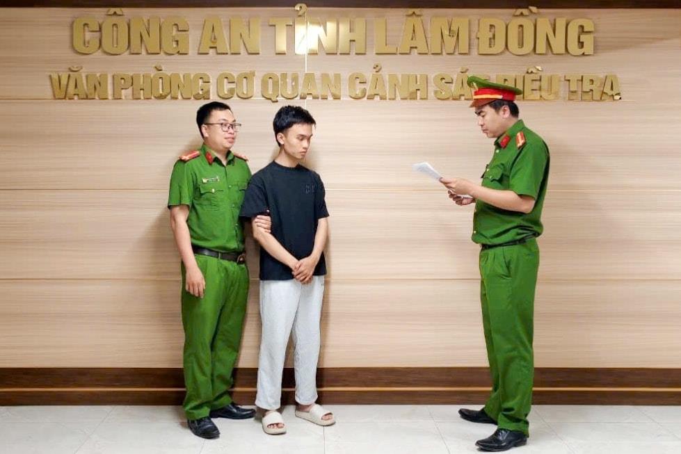 Phiên tòa xét xử bị cáo Nguyễn Thị Thanh Hiền về tội: “Lừa đảo chiếm đoạt tài sản”.