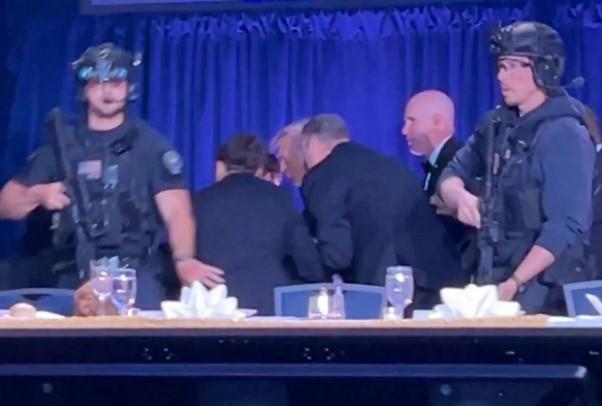 Nổ súng tại tiệc Nhà Trắng, Tổng thống Donald Trump được sơ tán khẩn cấp