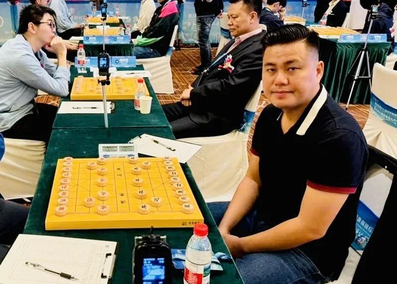 Lại Lý Huynh thi đấu cho đoàn TPHCM.