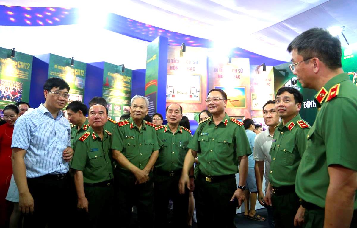 Gala Tổ quốc bình yên: Tái hiện hành trình 80 năm An ninh nhân dân