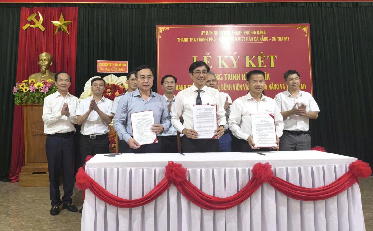 Lãnh đạo, cán bộ nhân viên Bệnh viện Việt – Hàn Đà Nẵng đến thăm địa chỉ đỏ Di tích lịch sử Quốc gia Khu ủy Khu V.